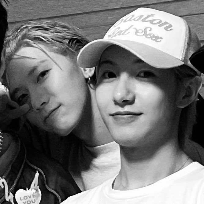 เจเล็กเจใหญ่                       หมวยใหญ่หมวยเล็ก