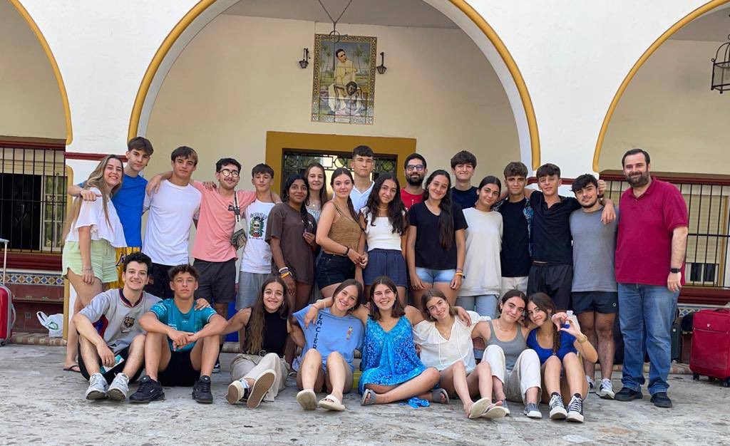 sscc_iberica's tweet photo. 🔴 Está mañana ha terminado la convivencia de verano #Pozos2 que se estaba celebrando en la casa Padre Damián de Jerez.
Nuestros jóvenes vuelven a casa felices y agradecidos por vivir esta experiencia 😍
#veranosscc♥️♥️ https://t.co/9oLvu5GH2G