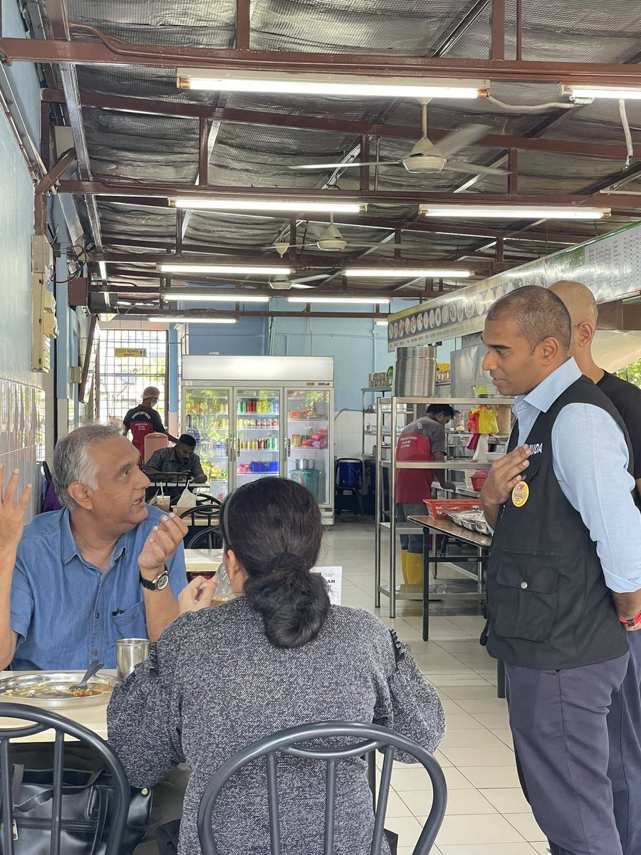 vkkraja's tweet photo. Jelajah Mesra di sekitar Bukit Gasing hari ini. Terima kasih sudi menyokong perubahan yang ingin dibawa oleh saya bersama MUDA. #muda #dunbukitgasing #partimuda #ourpjourcommunity https://t.co/m3IoZBGQgs