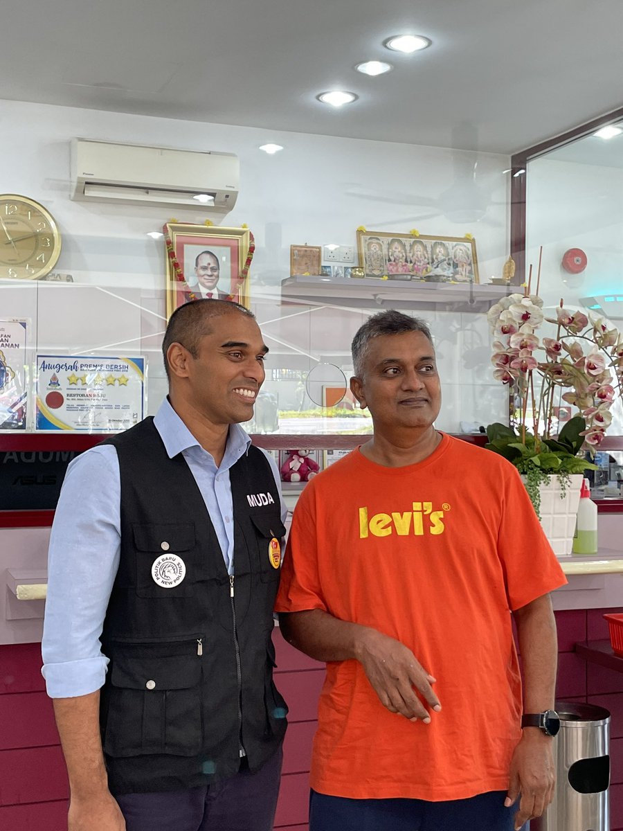 vkkraja's tweet photo. Jelajah Mesra di sekitar Bukit Gasing hari ini. Terima kasih sudi menyokong perubahan yang ingin dibawa oleh saya bersama MUDA. #muda #dunbukitgasing #partimuda #ourpjourcommunity https://t.co/m3IoZBGQgs