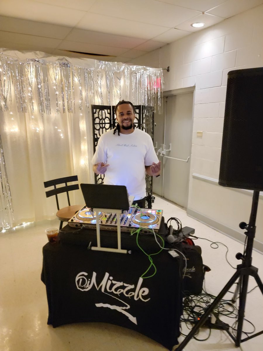 djmizzle504's tweet image. I AM AVAILABLE FOR DJ SERVICES THIS WEEK 

#TheMizzleExperience Ⓜ️7️⃣