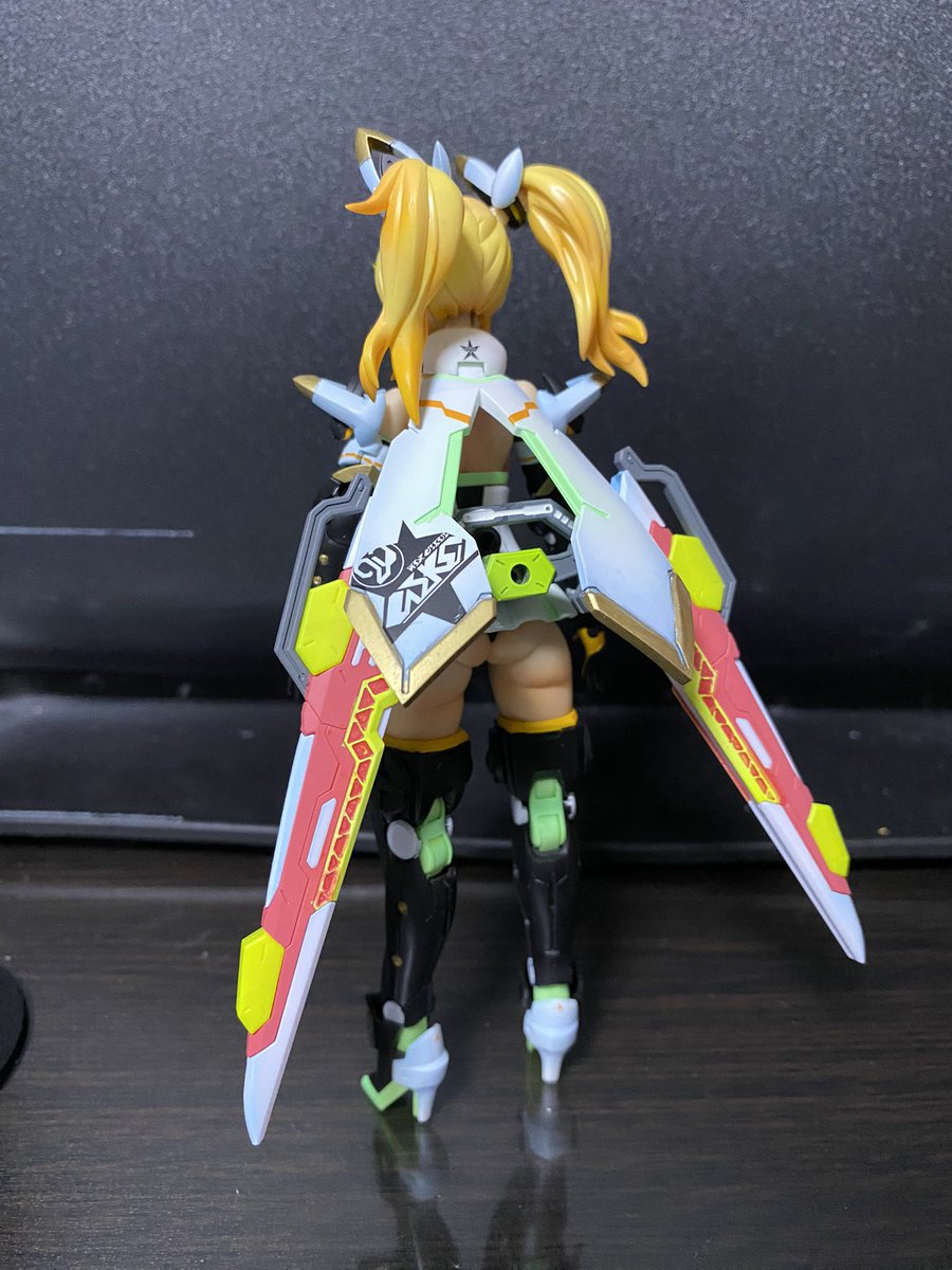 figureatplamo's tweet photo. ジェネさん完成しました!とても可愛くできたと思います。
久々のプラモデルでしたが、なんとか最後までできました。
完成を焦っての一部リタッチやスミ入れ忘れ等は目を瞑ります。
反省点・課題点は次回に活かすとして、今はホッと一息です。
#ジェネ
#FSO2
#美プラ
#ガルプラ https://t.co/977qB95n1M