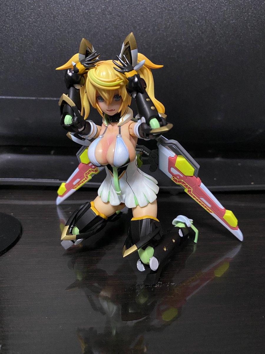 figureatplamo's tweet photo. ジェネさん完成しました!とても可愛くできたと思います。
久々のプラモデルでしたが、なんとか最後までできました。
完成を焦っての一部リタッチやスミ入れ忘れ等は目を瞑ります。
反省点・課題点は次回に活かすとして、今はホッと一息です。
#ジェネ
#FSO2
#美プラ
#ガルプラ https://t.co/977qB95n1M