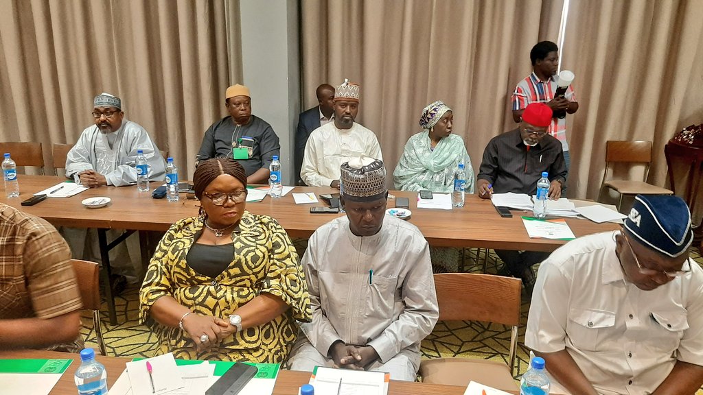 inecnigeria's tweet photo. Rotimi Oyekanmi, Chief Press Secretary (CPS) to the Chairman of INEC, outlines the goals and anticipated outcomes of the ongoing 2023 Post Election Review with Media Executives.
#PostElectionReview https://t.co/wPu7h6E8AR