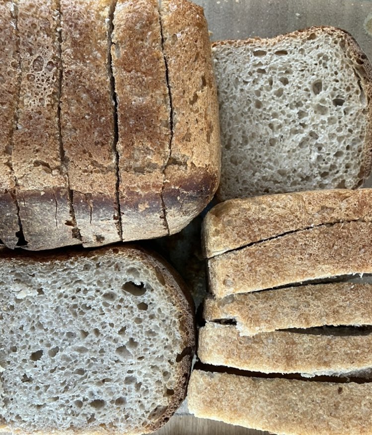 Refill_UK's tweet image. Something else we got up to earlier this year… #bakingbread 🍞😋 
❤️the process, from making a #rye #starter, to #leaven, to #proofing, &amp;amp; the magic of watching it #rise and #bake👌🏼 
.
#beautiful - 2 #sourdough loaves, relatively easy to make &amp;amp; no #plasticwaste👌🏽
#trusttheprocess