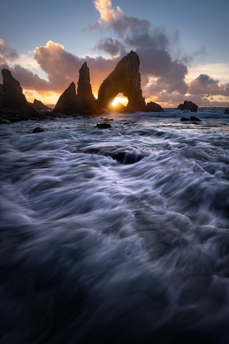 The Last blast of sunshine setting under Donegal's finest sea arch! #odonnellPhotography 
#donegal #sunsets #ocean <a href="/govisitdonegal/">Donegal Tourism</a> <a href="/RTERnaG/">Raidió na Gaeltachta</a> <a href="/wildatlanticway/">Wild Atlantic Way</a> <a href="/GrowDonegal/">Grow Remote Donegal</a>