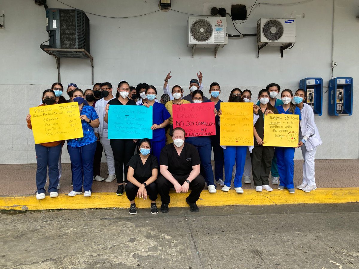 RicardoQuiros_3's tweet photo. Viendo las protestas de hoy me recuerda un 11 de julio del 2022 donde protestábamos por cosas parecidas (trato justo más que nada) las autoridades y federaciones prometieron cambios, hoy estamos a 2 de agosto de 2023 y nada ha cambiado… #NiUnoMas
Por los internos y residentes https://t.co/aZZuGNUeXE