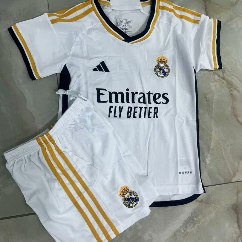 Desiredripss's tweet photo. Let the young Passion out, ignite their love for football with premium quality jerseys..

Kids jersey available in premium quality

#desiredrips #kidsjersey #jerseylovers #jerseyvendorinlagos #jerseyinabuja #naijajerseyvendor #naijavendors #onlineshopping #onlinestore https://t.co/NLwYy4qrNQ