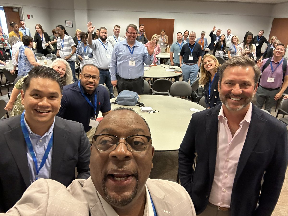 Robert Walker-Smith (@rcwalkersmith) on Twitter photo You can have a little bit of fun at a conference and that’s what happened at my session during #LMAFest2023. After my session “Sales Management: Retention, Comp, Incentives & Recruiting, we took a group photo!! We know how to work hard and play hard at <a href="/LocalMediaAssoc/">Local Media Association</a> You can have a little bit of fun at a conference and that’s what happened at my session during #LMAFest2023. After my session “Sales Management: Retention, Comp, Incentives & Recruiting, we took a group photo!! We know how to work hard and play hard at <a href="/LocalMediaAssoc/">Local Media Association</a>