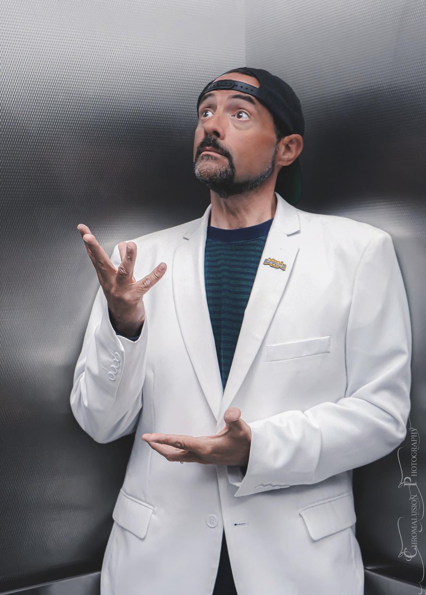 HorrorFilmmaker's tweet photo. Happy Birthday to the man who inspires me the most! The one who has pushed me to do more and follow my dreams as a filmmaker. I am forever grateful for this opportunity you gave me. I can’t wait to shoot again! 🙏🎉📸 @ThatKevinSmith #KevinSmith 
https://t.co/fBdUkZlQPB https://t.co/DQ6dS6krV4