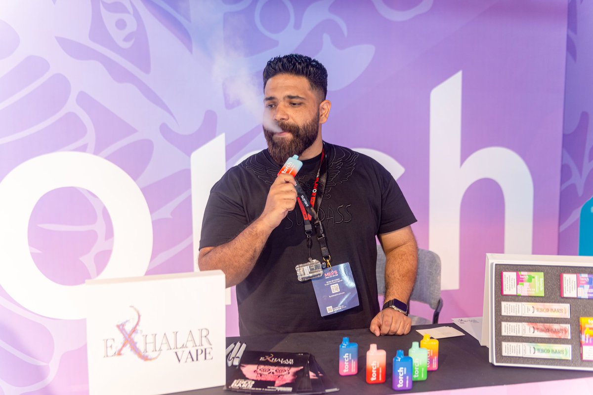 exhalarvape's tweet photo. We are pleased to see you @a7med_el_sayed_eg in Exhalar vape luxurious booth at @mevs_expo 2023 🔥✨️

#exhalarvape #exhalar #vape #vapes #escobars #torch #disposable 💨
#MEVS #vapeexpo2023 #cairo #egypt #expo #vapeexpo #cootyevents #ahmedcooty #luxury
#cootyevents
#cootyimages https://t.co/bmu3Szji2f