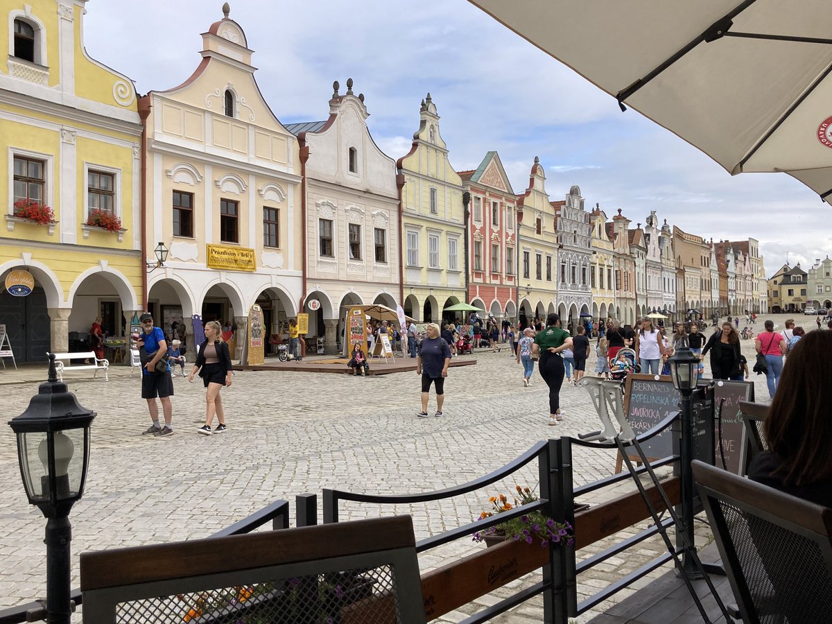 euro_tour's tweet image. テルチ(🇨🇿チェコ)。
本日の風景より。
①昼食
昼食にチェコ料理スヴィーチュコヴァーをいただきました。サーロインステーキに特製のソースが美味な逸品です。美味い😋
#チェコへ行こう