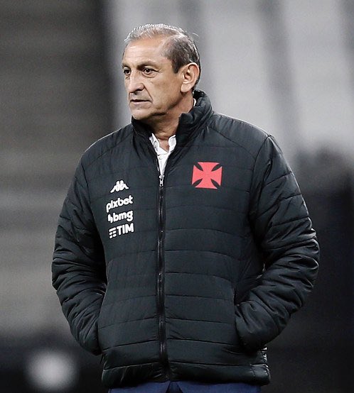 sonicvascaino's tweet photo. Se o Ramon Diaz salvar o Vasco do rebaixamento com o material humano que ele possui, ele pode ser considerado um ídolo dos torcedores? https://t.co/u2ZVvYpVIP