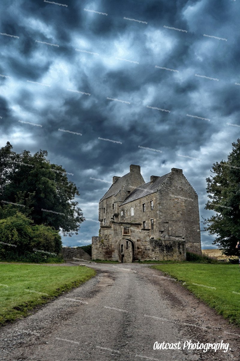 Midhope Castle. #midhopecastle #outlander #scotland #sonya7iii #sony #photography @N_T_S @sonyalpha @Sony #outcastphotography #photoediting #stormy #lallybroch #castle #tv