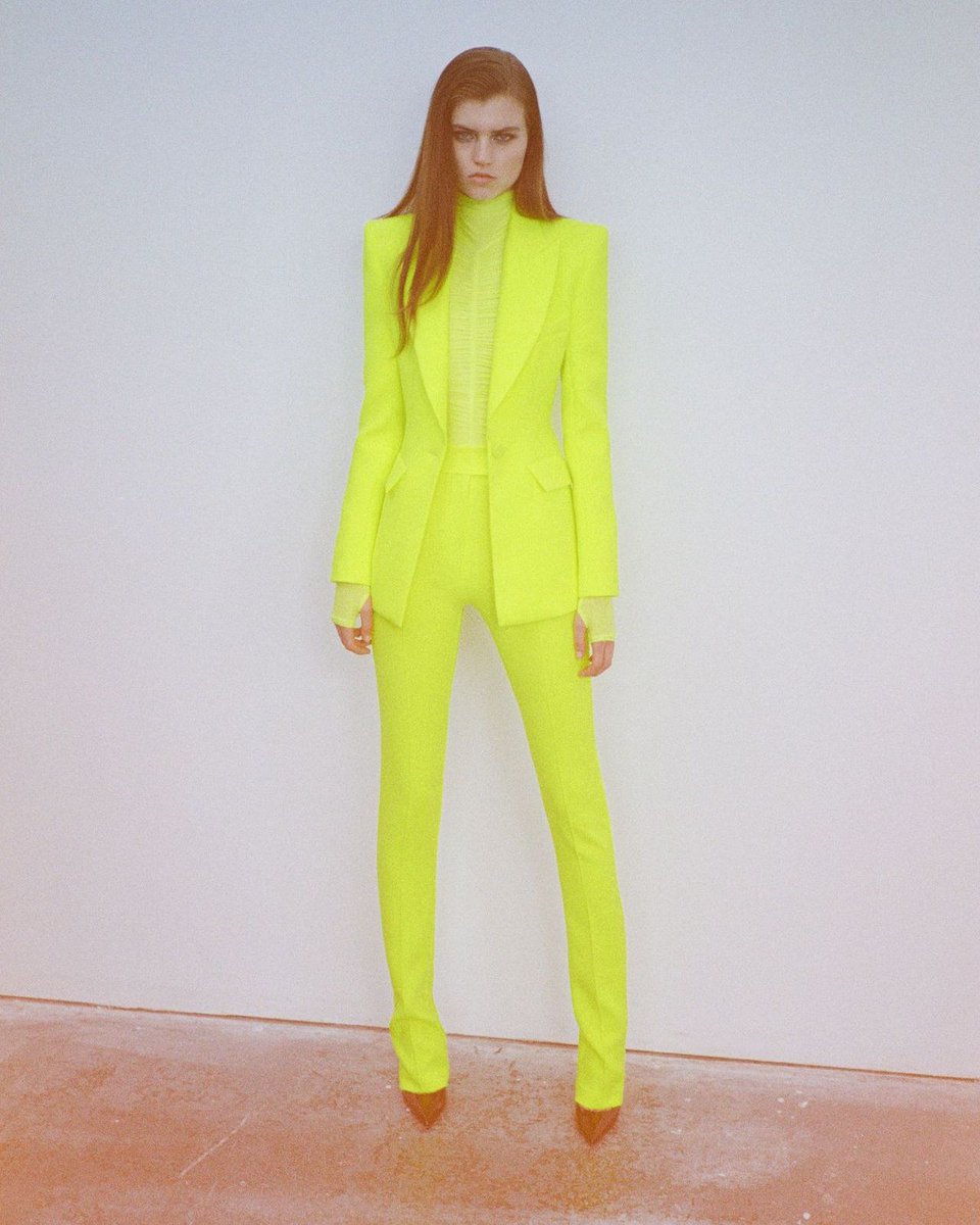 kendam_com's tweet image. Alex Perry Pre-Fall 2023 collection lookbook kendam.com/news/lookbooks…

#AlexPerry #PreFall2023 #Lookbooks #Fashion #Kendam