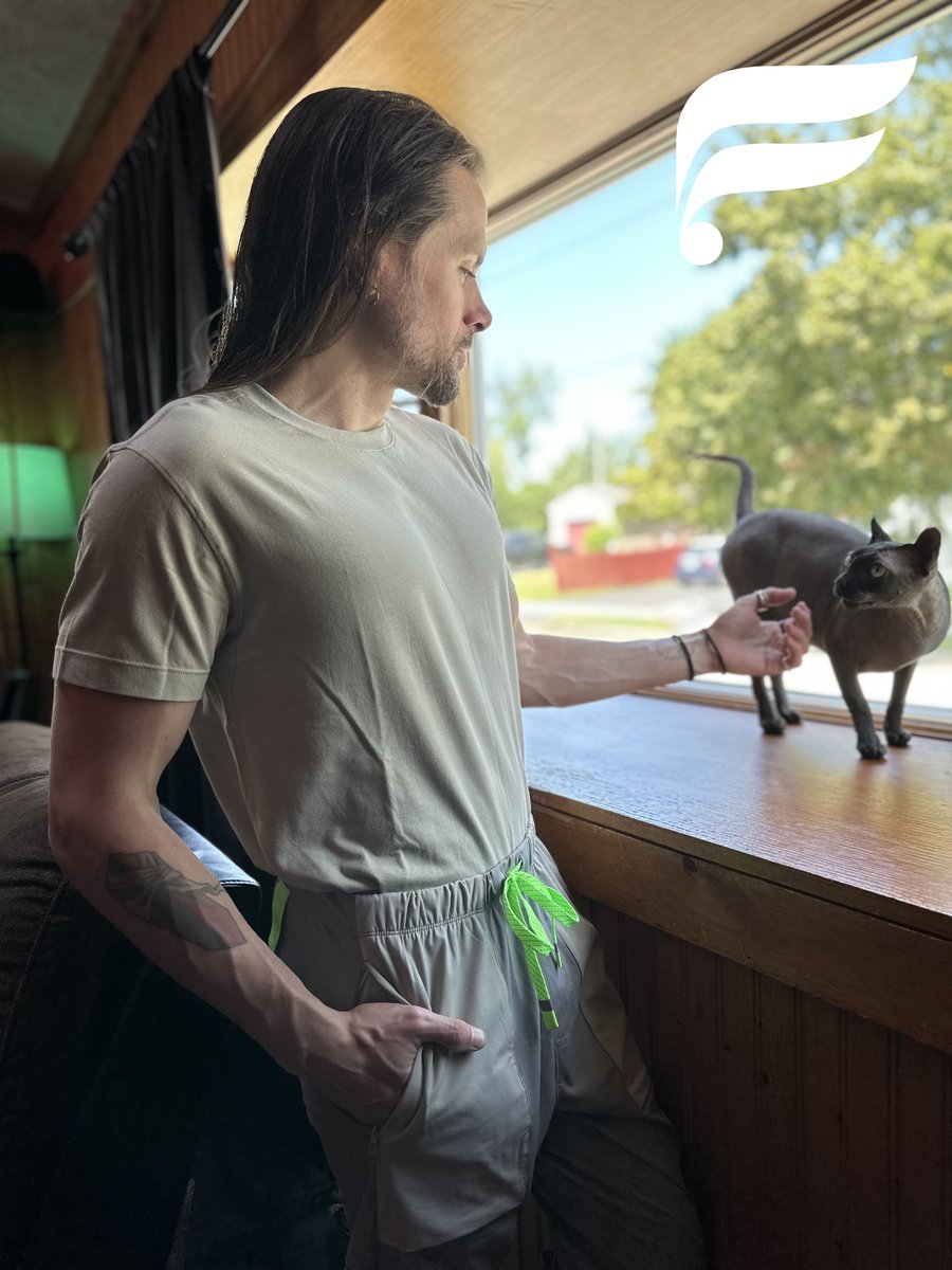 CoyoteWildfire's tweet image. We&apos;ve got some awesome perks with new VIP memberships!

📷2 for $24 shorts
📷$29 pants
📷40% off everything

You owe it to yourself to see for yourself why #Fabletics has really changed the way I think of activewear:

fabletics.com/coyotewildfire

#FableticsMenAmbassador #FableticsMen