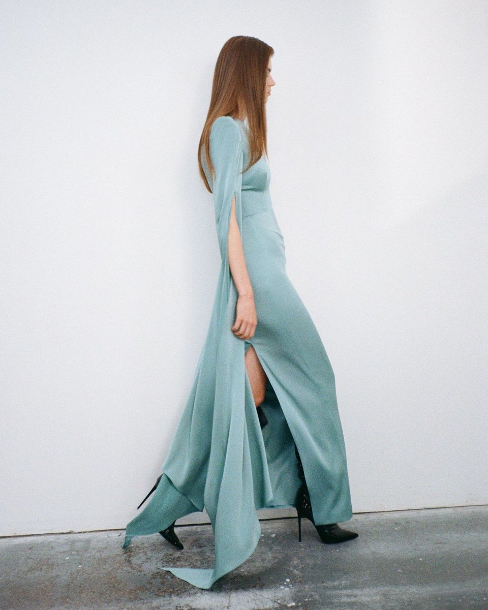 kendam_com's tweet image. Alex Perry Pre-Fall 2023 collection lookbook kendam.com/news/lookbooks…

#AlexPerry #PreFall2023 #Lookbooks #Fashion #Kendam