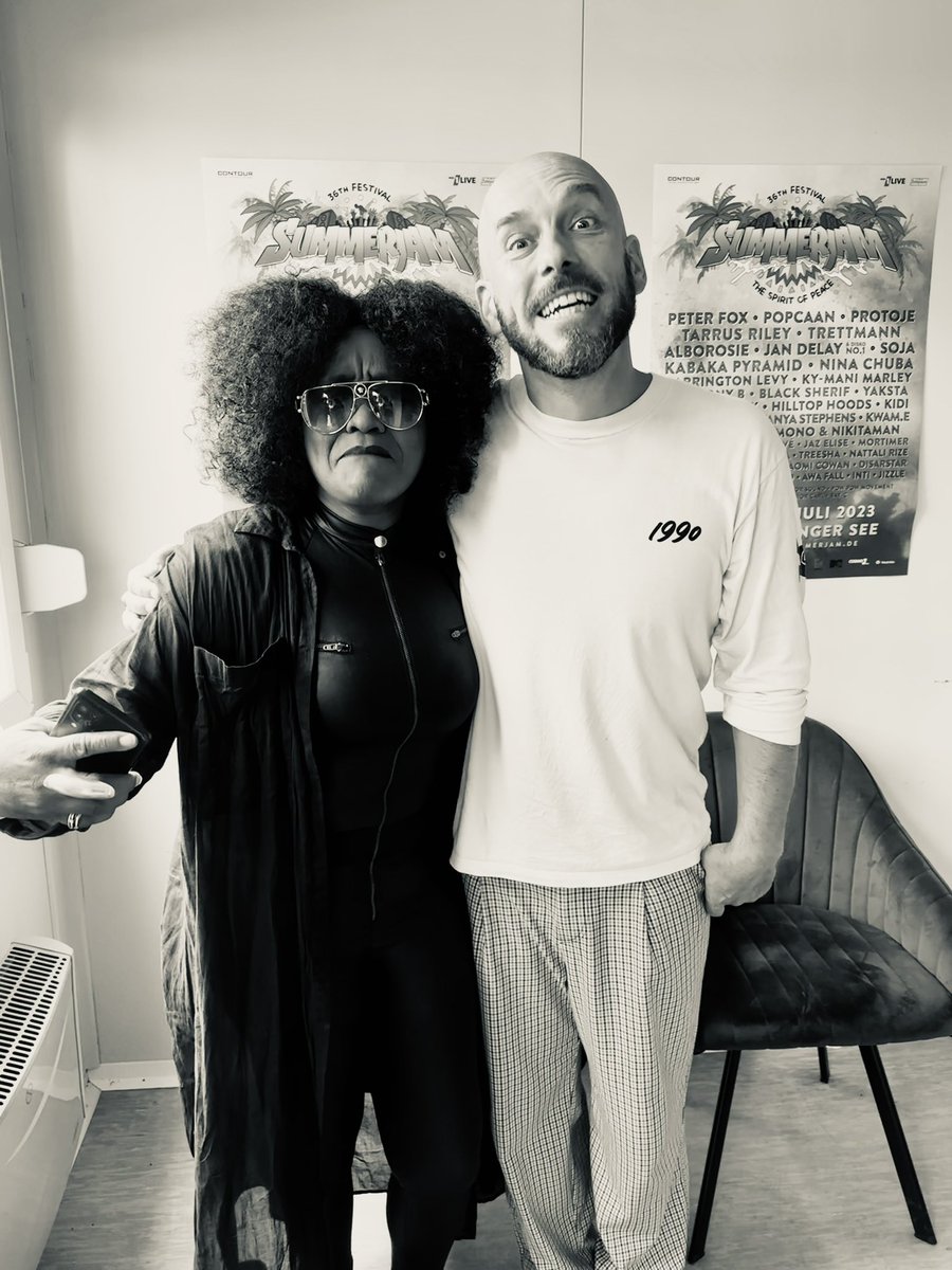 ghostnotesradio's tweet photo. GLEICH! 20Uhr auf 88,4 in Berlin oder https://t.co/6Mk49CkPKP von überall!
SUMMERJAM SPECIAL mit Interviews von Protoje, Anthony B, Tanja Stephens, Charlie Black und Samora!
Einschalten 🤙🏼
#ghostnotesradio #interviews #reggae #protoje #anthonyb #charlyblack #samora https://t.co/0VM5kt1JqN