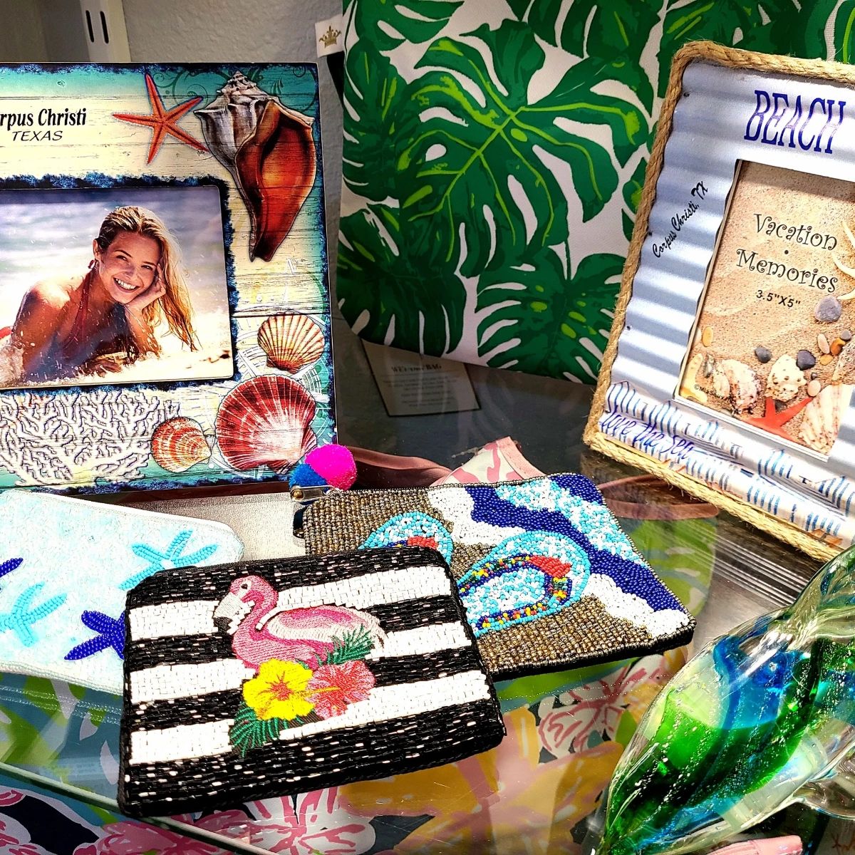 HarrisonsCC's tweet photo. Looking for a one-of-a-kind dining experience? Look no further! We not only serve mouthwatering seafood and frosty margaritas, but we also have an on-site boutique filled with unique gifts and decor. Come sip, shop, and savor the view! 🛍️🌊 https://t.co/5o691dNKT6