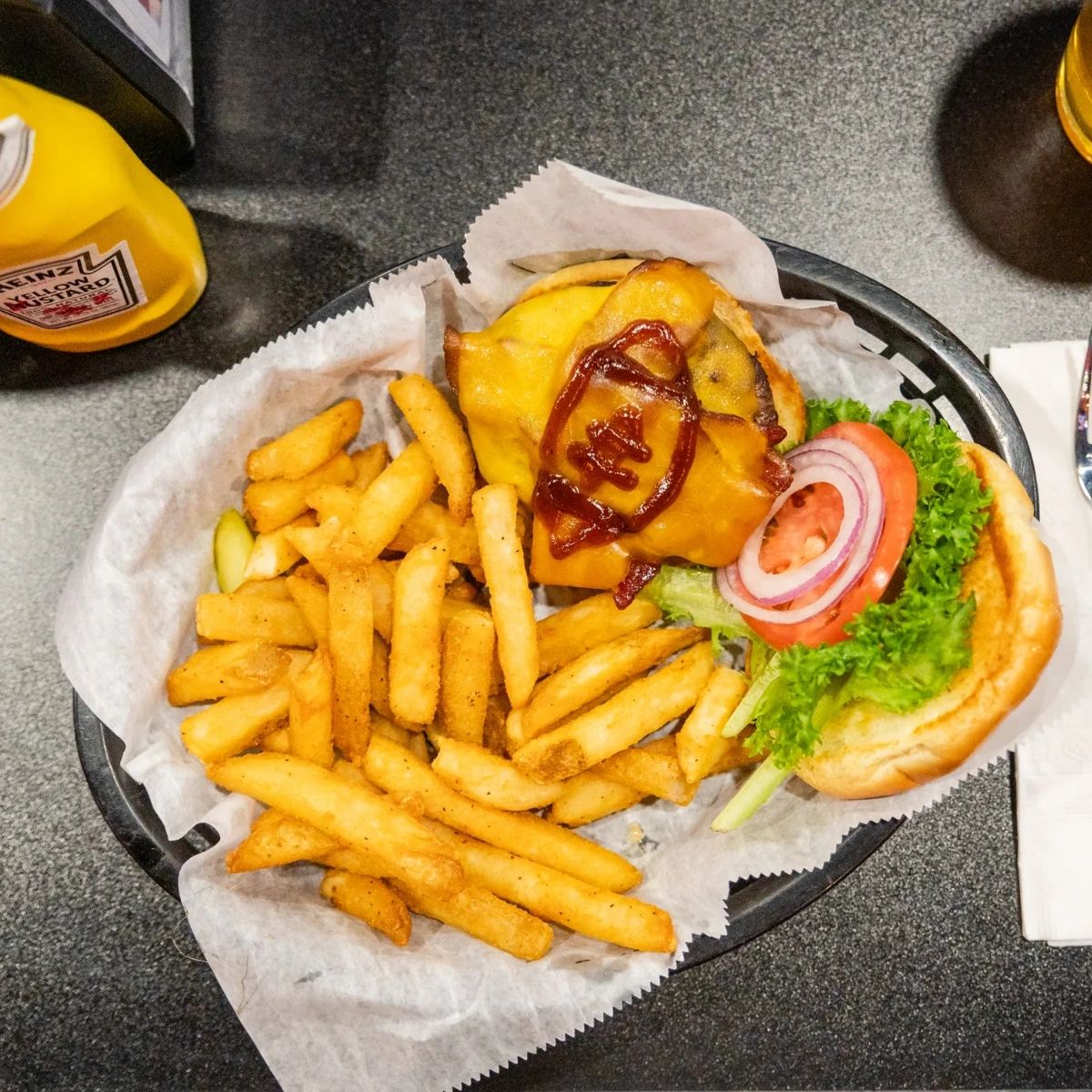 ScoreboardPandG's tweet photo. Looking for a meal that will score big points? Our chef-made burgers are a crowd favorite! Which burger would you choose: the classic cheeseburger or the mouthwatering southwest burger? Let us know in the comments below! https://t.co/gXOA0vWr7X