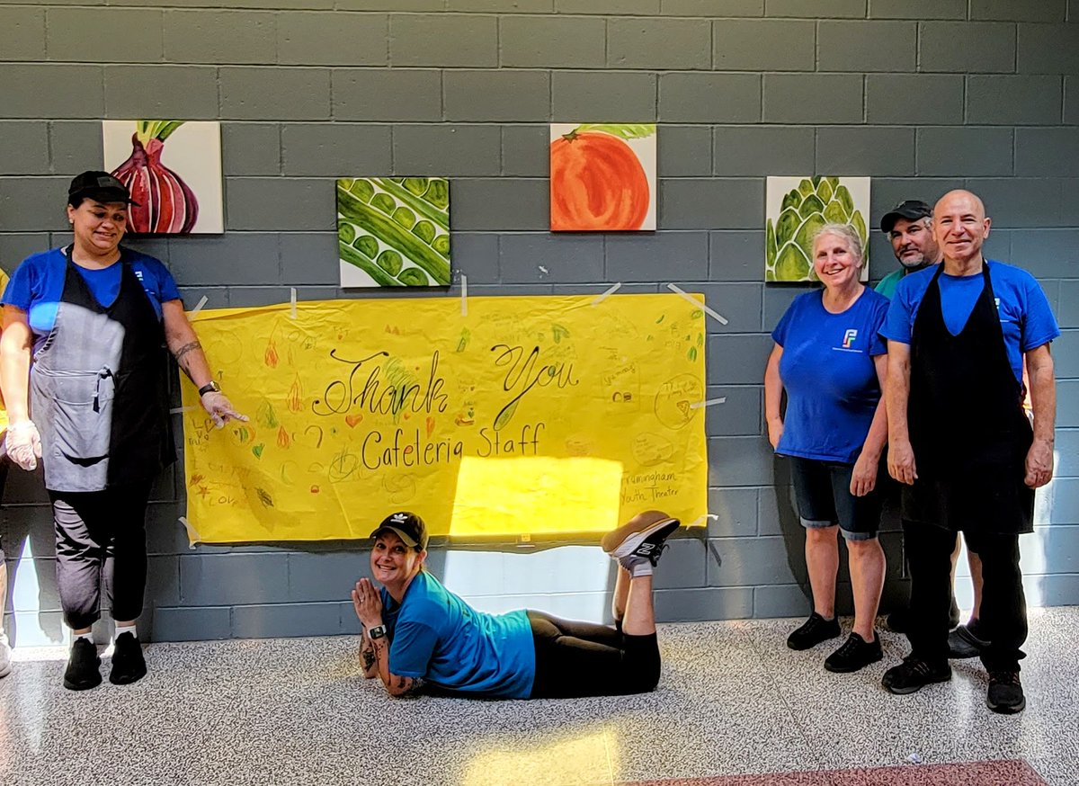 framinghamps's tweet photo. GOOD NEWS ALERT: For the last day of summer programming, the students at FHS wanted to thank their amazing cafeteria staff so they made this awesome banner to give them! What a great way to show appreciation and bring smiles to their faces! https://t.co/Omfmn3M8Fx