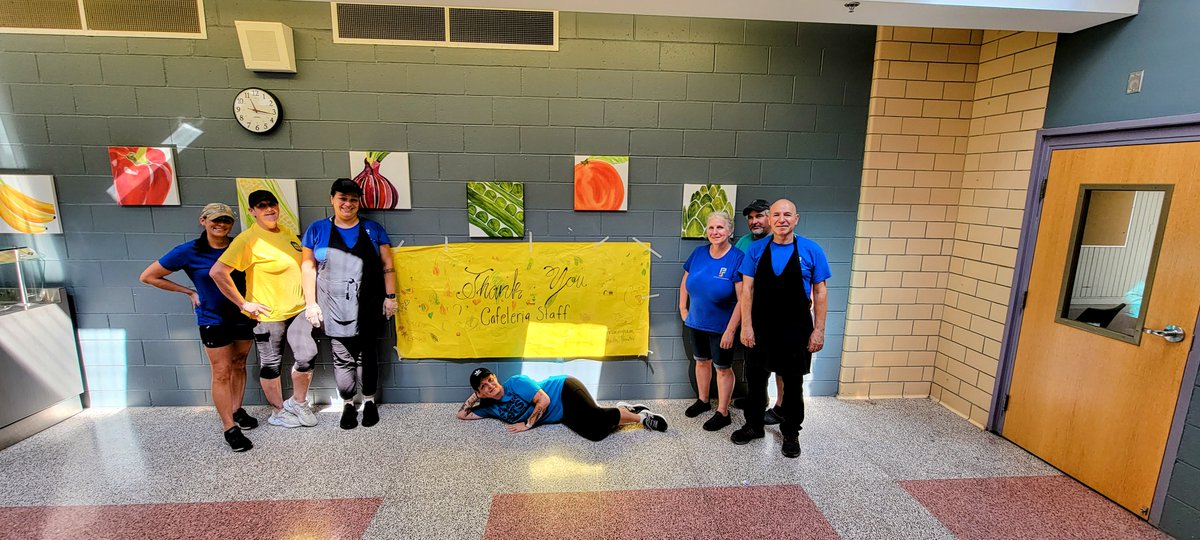 framinghamps's tweet photo. GOOD NEWS ALERT: For the last day of summer programming, the students at FHS wanted to thank their amazing cafeteria staff so they made this awesome banner to give them! What a great way to show appreciation and bring smiles to their faces! https://t.co/Omfmn3M8Fx