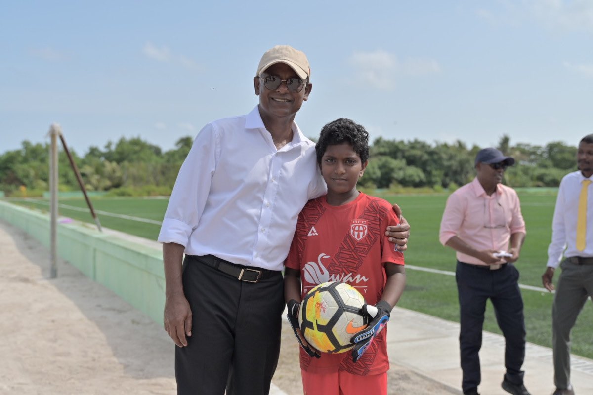 AdamMhmd_'s tweet photo. Pres @ibusolih’s heart overflows with empathy's tide,
Compassionate leader, with love as his guide.
In every action, he seeks to heal,
A beacon of kindness, his strength revealed. IA #ebburun
https://t.co/KbvjTrMCUM
#Ibu2023
#UfaaveriAmaanRaaje https://t.co/gVY70kzcvR