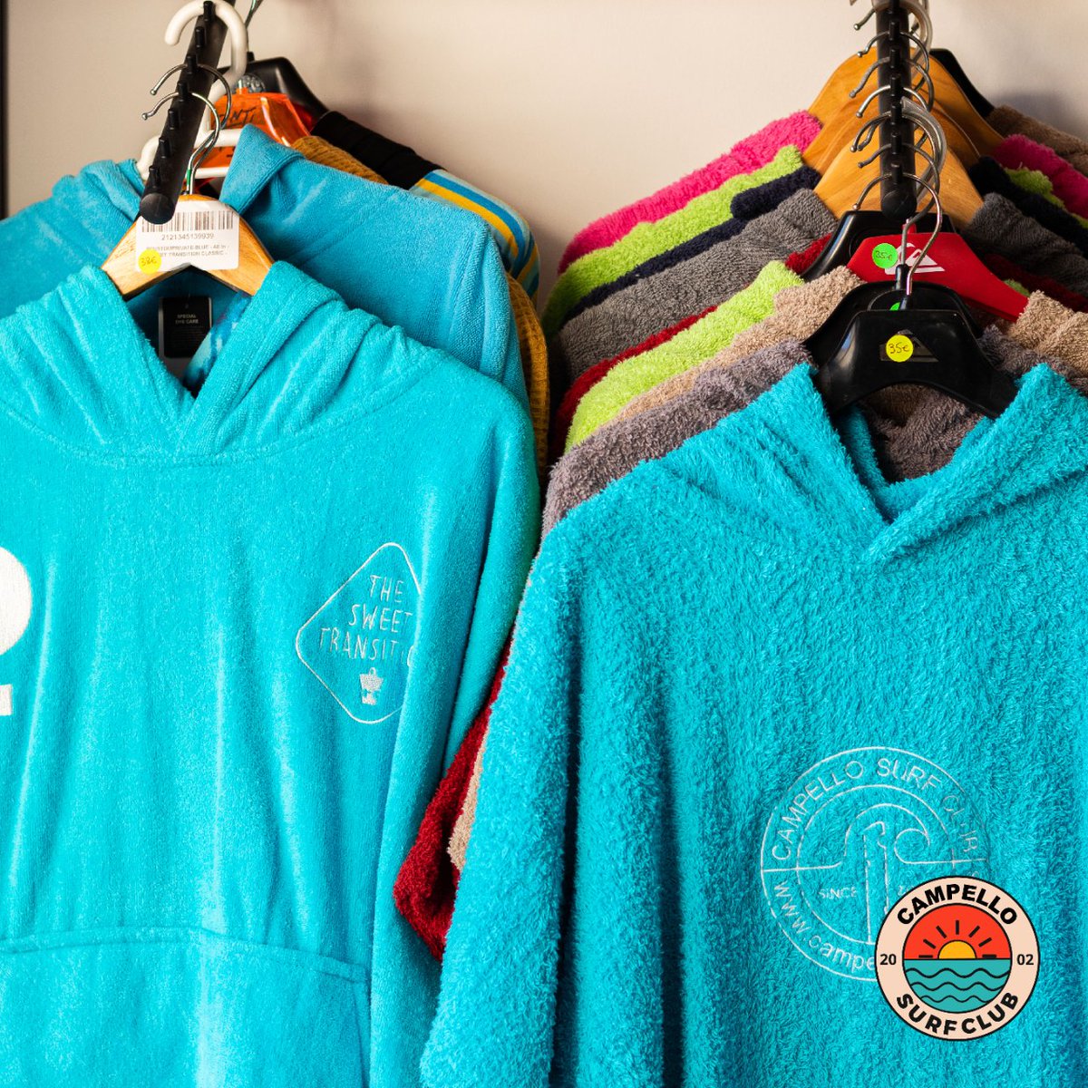 Salir de coger unas olas 🌊 y secarte con la toalla está bien 👌, pero tener tu poncho es otro nivel y si encima es del Campello Surf Club Surf 🤙, ya es lo mas 🔝.

#surf #tiendadesurf #surfelcampello #elcampellosurf #surfalicante #elcampello #surfschool