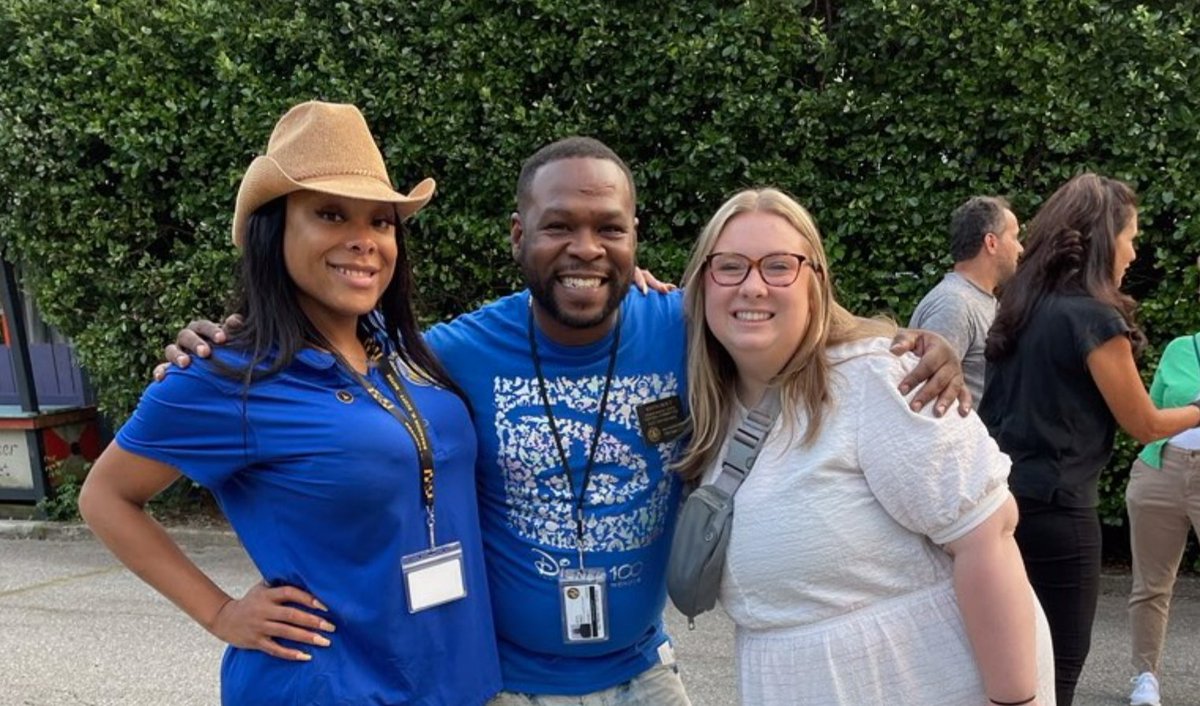 MarkConway4th's tweet photo. My team spent #NationalNightOut2023 all across around the 4th! They stopped by get-togethers at Wilson Park, Kimberleigh Road, Mid-Govans, Homeland, and Lake Walker. Neighbors were out and about enjoying the weather and connecting with @BaltimorePolice and @BaltimoreFire. https://t.co/85nGxRwuYV