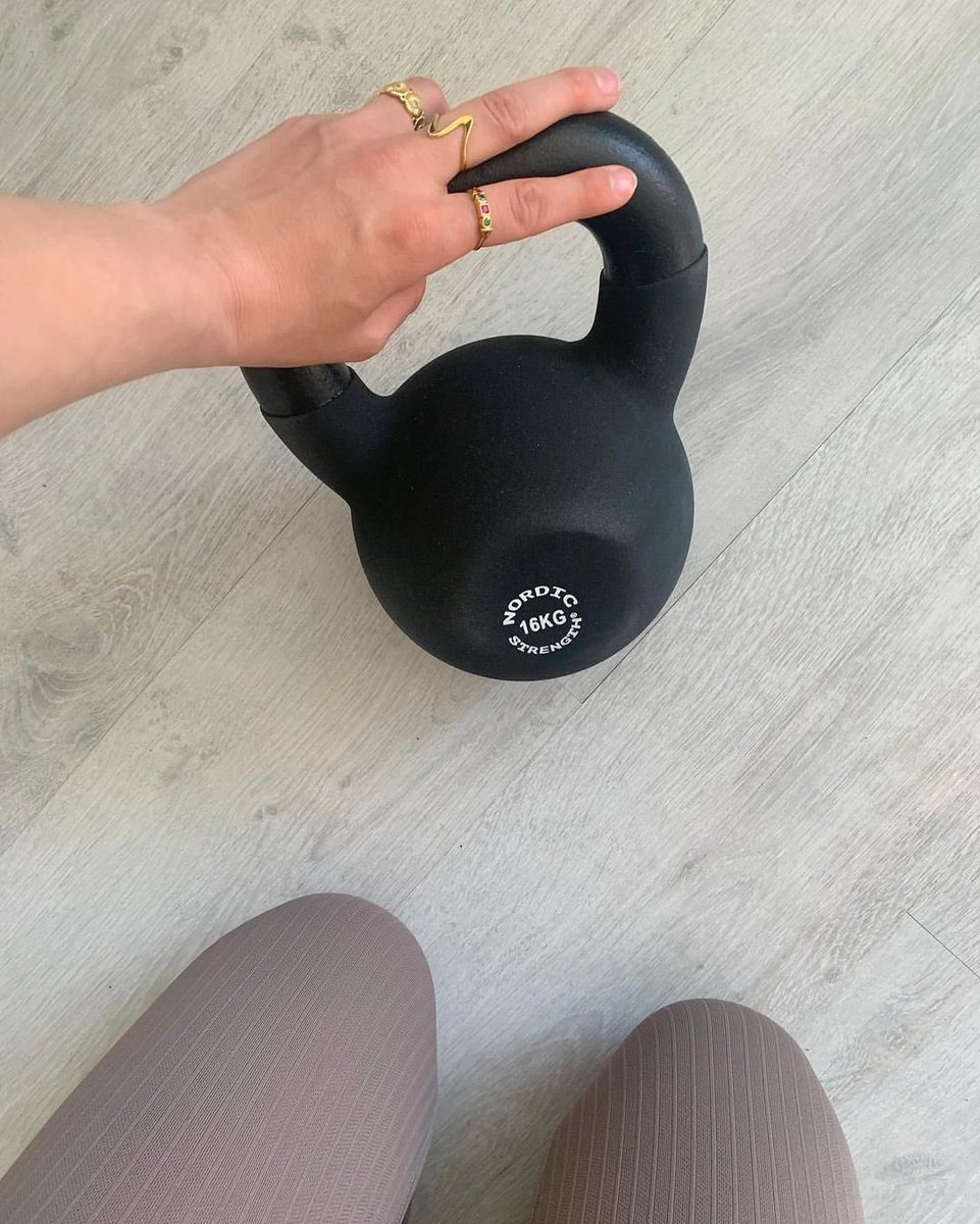 AnnaJemmx1982's tweet photo. •ᴗ•͈🅷🅰️🅿️🅿️🆈 🅴🆅🅴🆁🆈🅳🅰️🆈❤️•ᴗ• Home workout tip: Turn up the music and dance like no one's watching🏋️‍♀️🏋️🏋️ #FitnessFun #DancePart https://t.co/8l2i6e6oYg