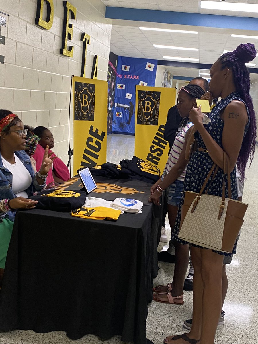 “Disrupting for Excellence “ Scholars and parents are gearing up for a  successful year during Open house at Cedar Grove Middle School ! <a href="/DeKalbSchools/">DeKalb Schools, GA</a> <a href="/DCSDRegionVII/">Area 3 Elementary - DeKalb County Public Schools</a>