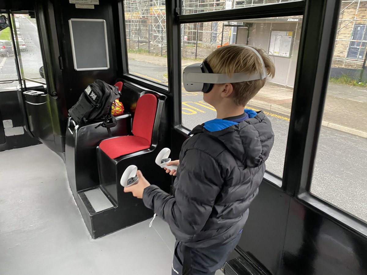 Foundation92's tweet image. The #F92 Mobile Youth Zone is in full swing!

Young people from the local area are having a go on the PS5, Air Hockey and Virtual Reality gaming! 🕹😃

#tfgm