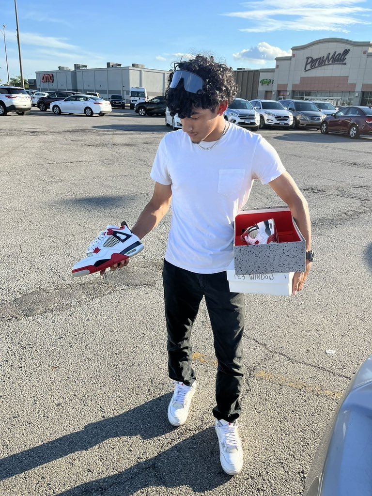 JrRangler55's tweet photo. Honestly just looking at how preoccupied I am now makes me realize I can’t live to regret anything in this life. #outfitoftheday #jordan4 https://t.co/i9Zh2zizRS