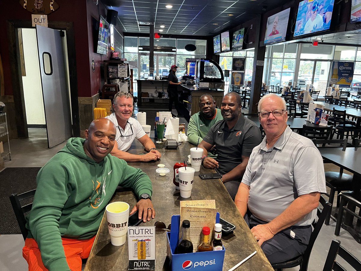 Coach2Bless's tweet photo. Myself @HCWillieSimmons and @CoachACCarter at lunch with our high school coaches Ricky Bell (Rickards) and Andy Gay (Shanks) We started these relationships 28 years ago, Great catching up with the guys that poured into us. #RivalsToFriends https://t.co/L8dLdBLDXe