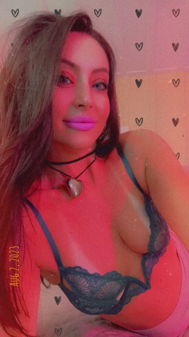 I&rsquo;m online 💙 https://t.co/t4qzLbNcBs