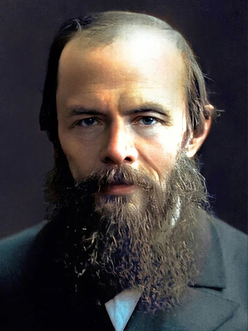 إنني أحبك حتى في منعطفات الحياة الخطرة والسيئة، حتى مع رغبتي في أن أكون وحيدًا.. حتى رغم برودي المفاجئ نحو كل شيء وغضبي العميق تجاه هذا العالم ."

- فيودور دوستويفسكي