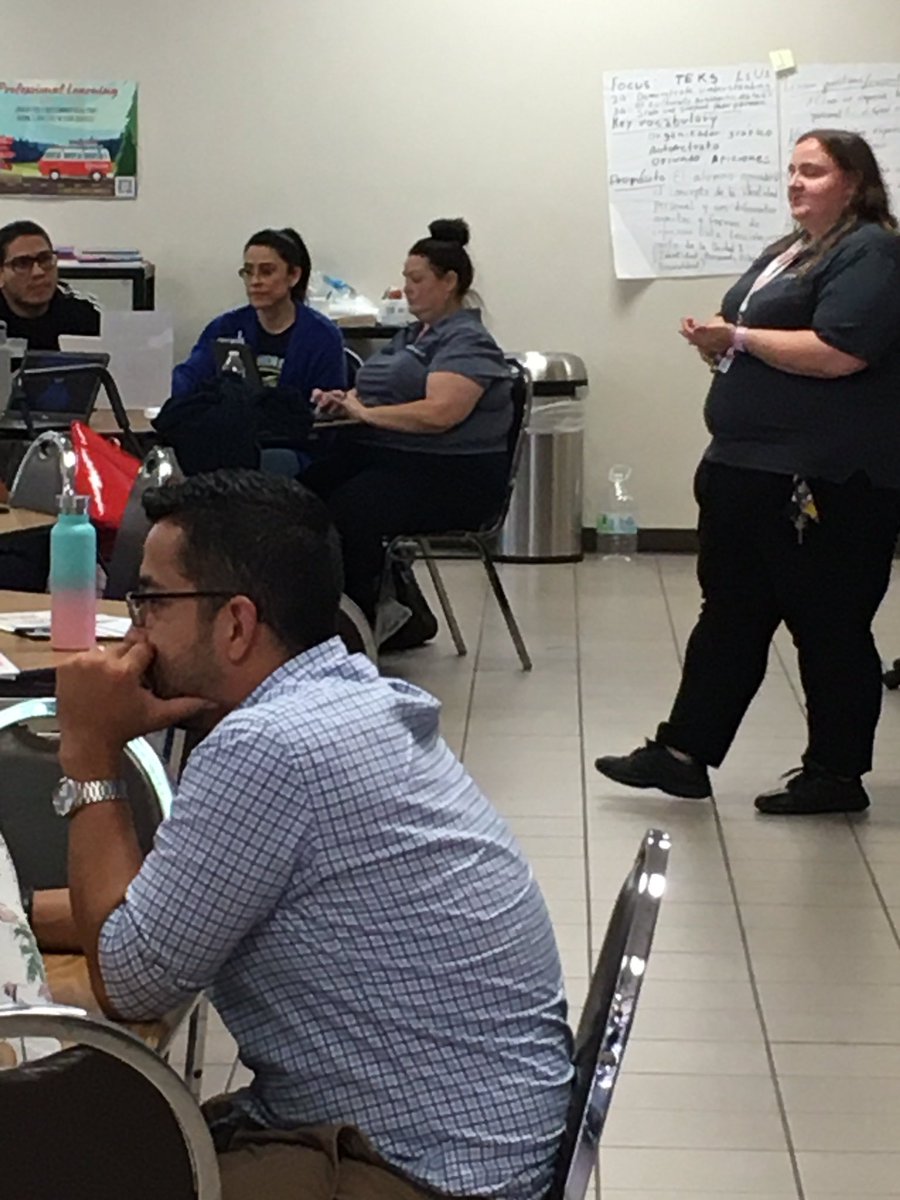 HoseaPipkins's tweet photo. Got a big crowd for Edgenuity Tutor training. Digital Learning Specialist Belinda Howell has  an engaging presentation. @AnnMWaite @EricLevels @andiesoliz https://t.co/gQ0ruRx2UI