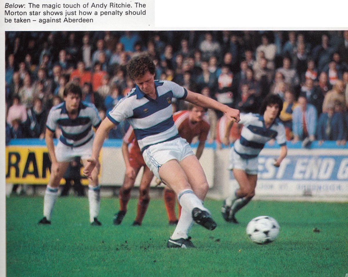 ScotsFootyCards's tweet photo. #AndyRitchie #Morton #TheScottishFootballBook No 26 1980 @AndyRit54644344 https://t.co/Kcb8eLUaM5
