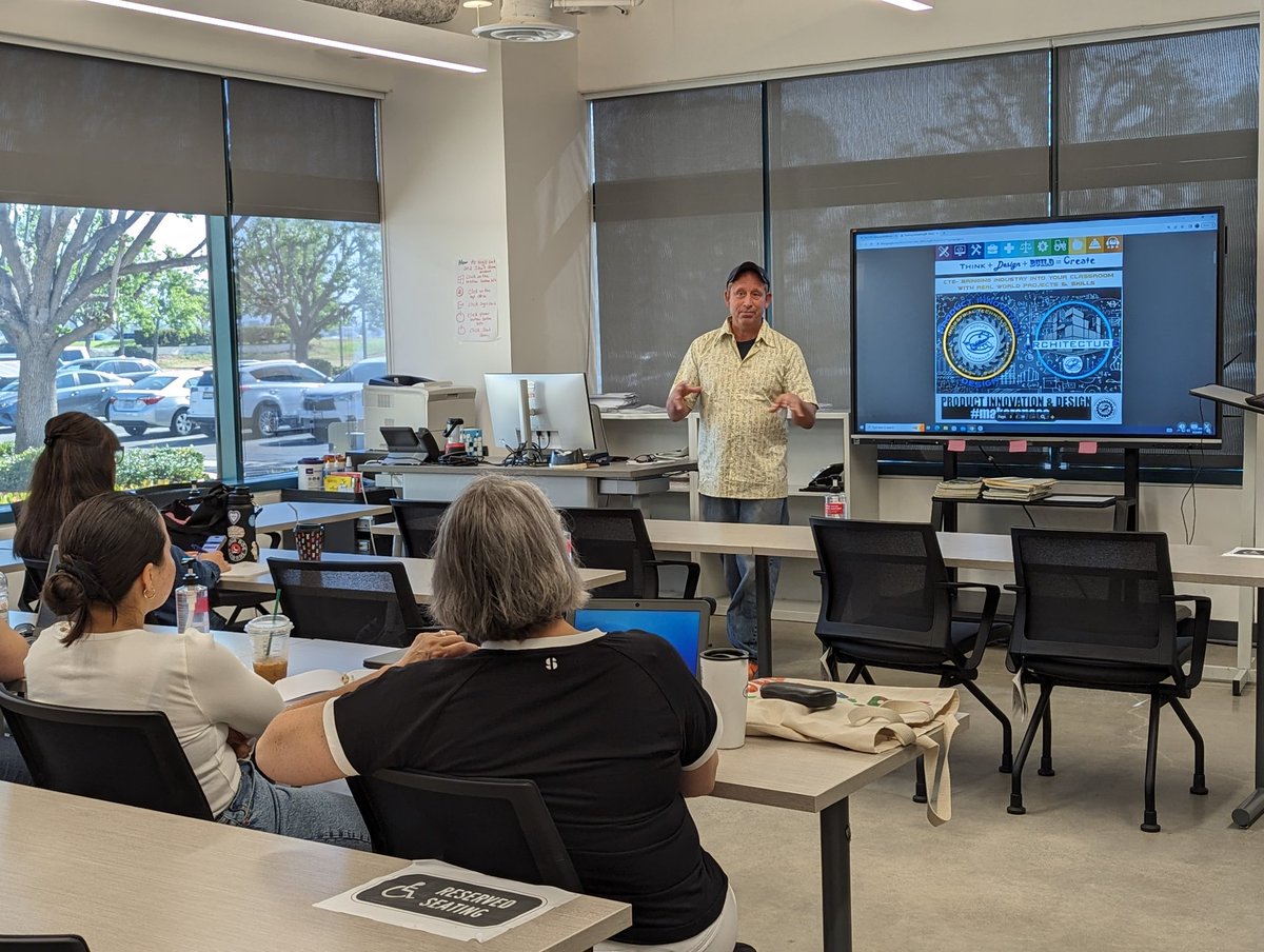 MrSorensen805's tweet photo. Great sessions and ideas being shared by @OxnardUnion teachers at this year's #OxnardU. #WeAreOxnardUnion https://t.co/Fz6vGRPQ4D