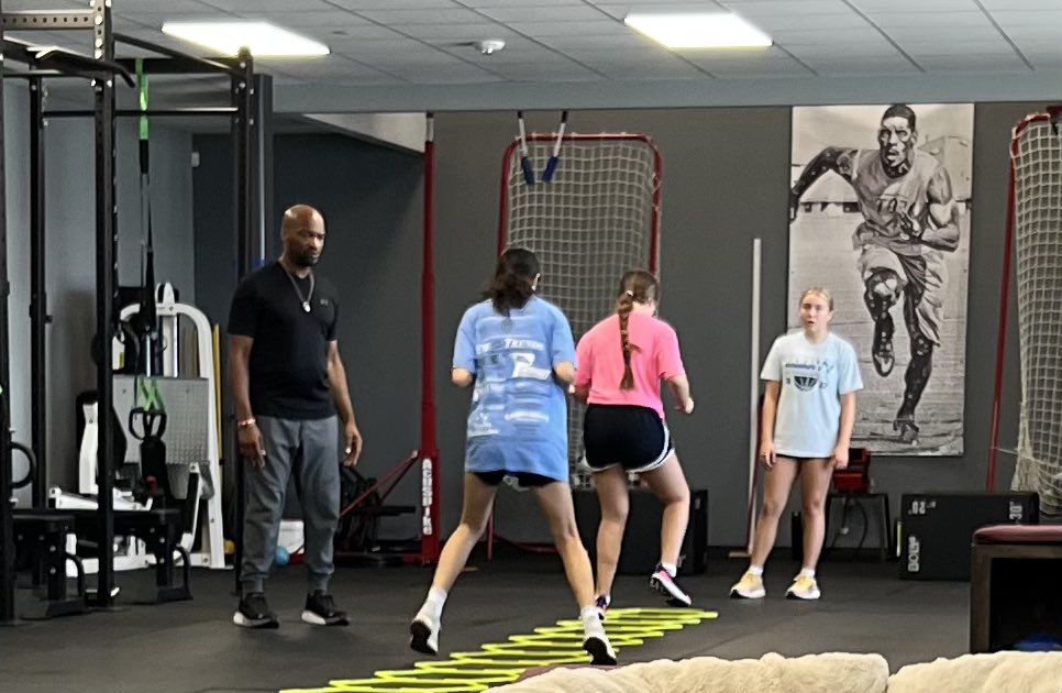 Shellshocked23's tweet image. Talent is a gift. Hard Work is a CHOICE! Love that Emma pushes herself (even if harder than she should sometimes) for her goals! @LPLadyBullpups #jumptraining #td3fitness