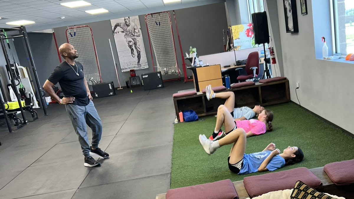 Shellshocked23's tweet image. Talent is a gift. Hard Work is a CHOICE! Love that Emma pushes herself (even if harder than she should sometimes) for her goals! @LPLadyBullpups #jumptraining #td3fitness