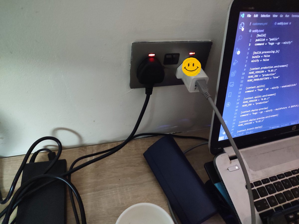 ccthecode's tweet image. Geeking away my short break 😶 #dayinthelife #developers