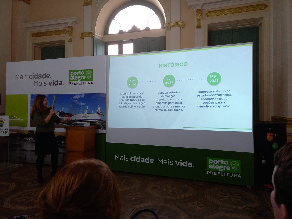 kristbueller's tweet photo. Segue apresentação. https://t.co/qbOYw72Izj