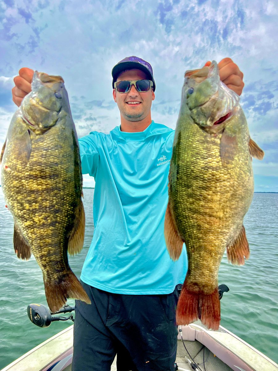 Join us as we explore rock shoals, sand flats, and points to reel in the big ones. Watch our latest video to see us in action, using flukes, xraps, and drop shots to catch the elusive smallmouth bass! 🎣📽️ #LakeSimcoeAdventures #FishingFun youtu.be/f5JDKlpVv3A