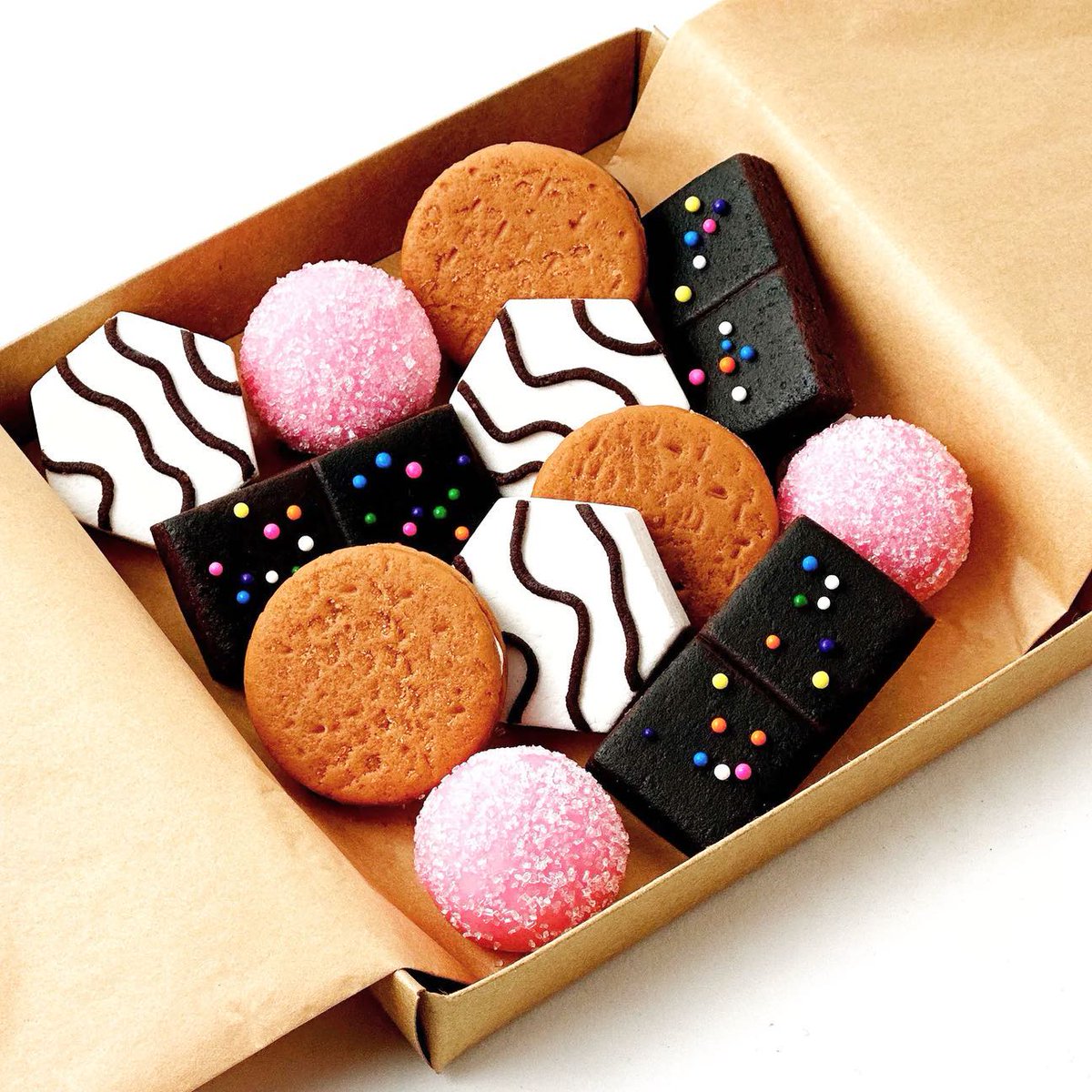 marzipops's tweet photo. Our retro snack cake collection has all your childhood treats crafted in marzipan and carefully packaged in a lovely gift box! Yum! #snackcakes https://t.co/croOap0BQz