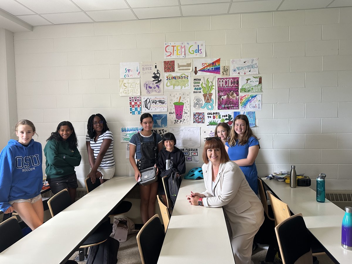 ActuaCanada's tweet photo. We were thrilled to welcome MP @mflalonde to network member @virtualventures' #STEM camp for #STEMCampWeek. It was a great opportunity for her to engage with youth on the critical importance of STEM and learn about the fun STEM camp activities this summer! https://t.co/a3jcHG6gf5