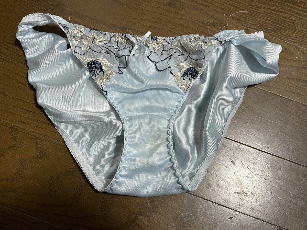 utan520's tweet photo. お久しぶりです🥰
時間が出来たので久々にパンツ出します！！
気になった方連絡待ってます💜

#パンツ売り子 
#下着売ります 
#パンツ売ります
#オリシー https://t.co/T3EDIC6sIw
