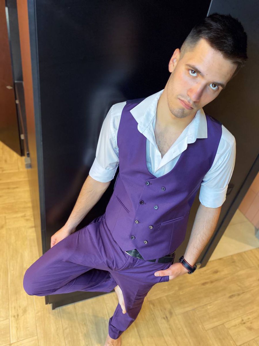 Looking for a bottom who appreciates my assertive nature. #fitness