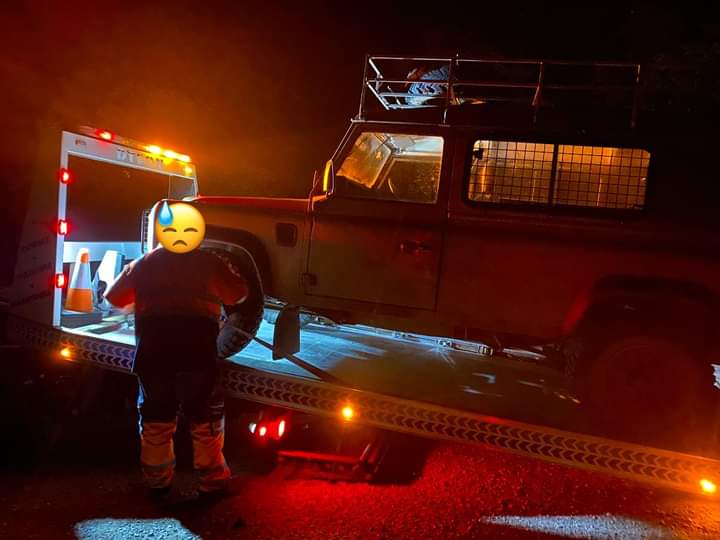 NDHuntSabs's tweet photo. 𝗔𝗽𝗽𝗲𝗮𝗹 𝗳𝗼𝗿 𝗙𝘂𝗻𝗱𝘀
At the end of the season, our vehicle was damaged by hunt supporters who decided to take out their frustration on it. Window guards, number plates and wing mirrors were all ripped off, the rear door lock damaged, the drivers door handle snapped off. https://t.co/bzJmwjAD00
