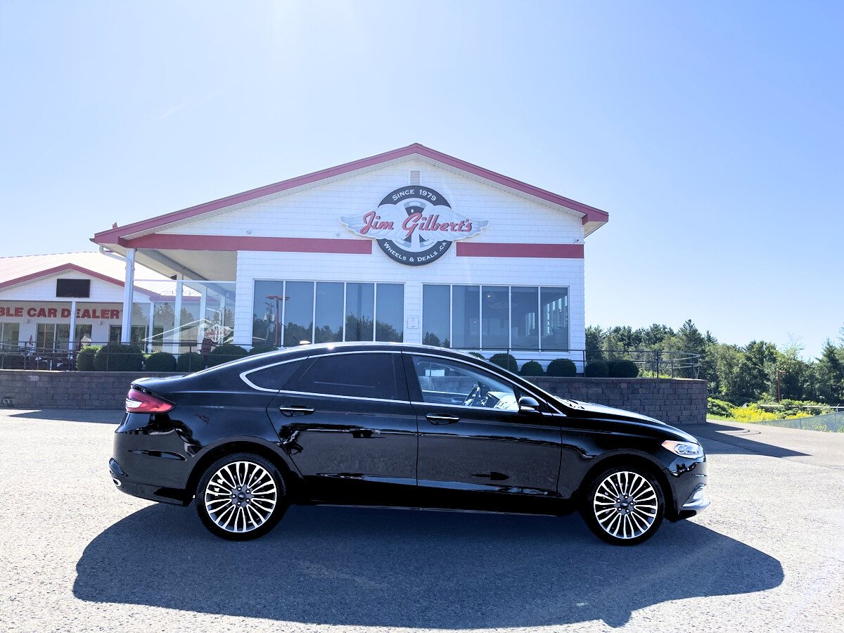 🚘 driving experience with the powerful and stylish 2017 Ford Fusion SE AWD! This sleek ride has it all - sunroof, Navigation, Leather/Heated Seats, Remote Start, Rear Camera/Park Assist, and Alloy Wheels. 😍

Not only does it come with a 1 Year Powertrain Warranty, but also our